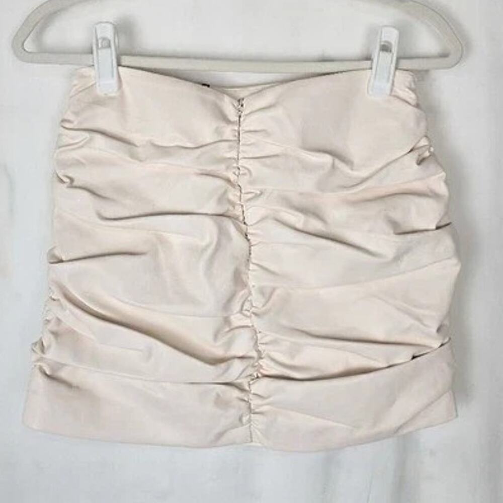NBD Revolve Womens Keoni Cream Faux Leather Ruched Mini Skirt Size Small Zipper - Picture 7 of 12
